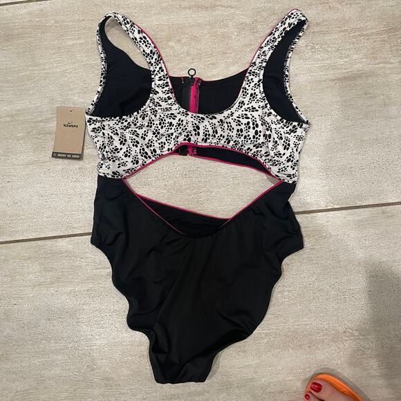 NEW NIKE PARTY DOTS CUTOUT ONE PIECE SWIMSUIT SIZE XL! - 0137 - Picture 3 of 4